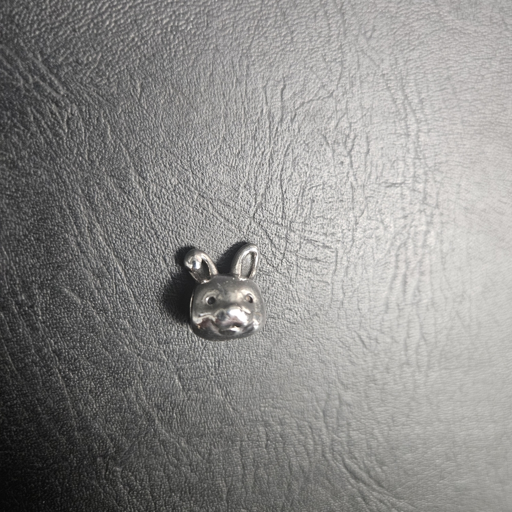 Pandora Moments Collection sterling silver Remarkable Rabbit charm 791838